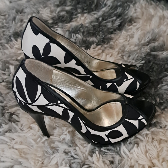 DOLCE & GABBANA LIKE NEW - Picture 6 of 9